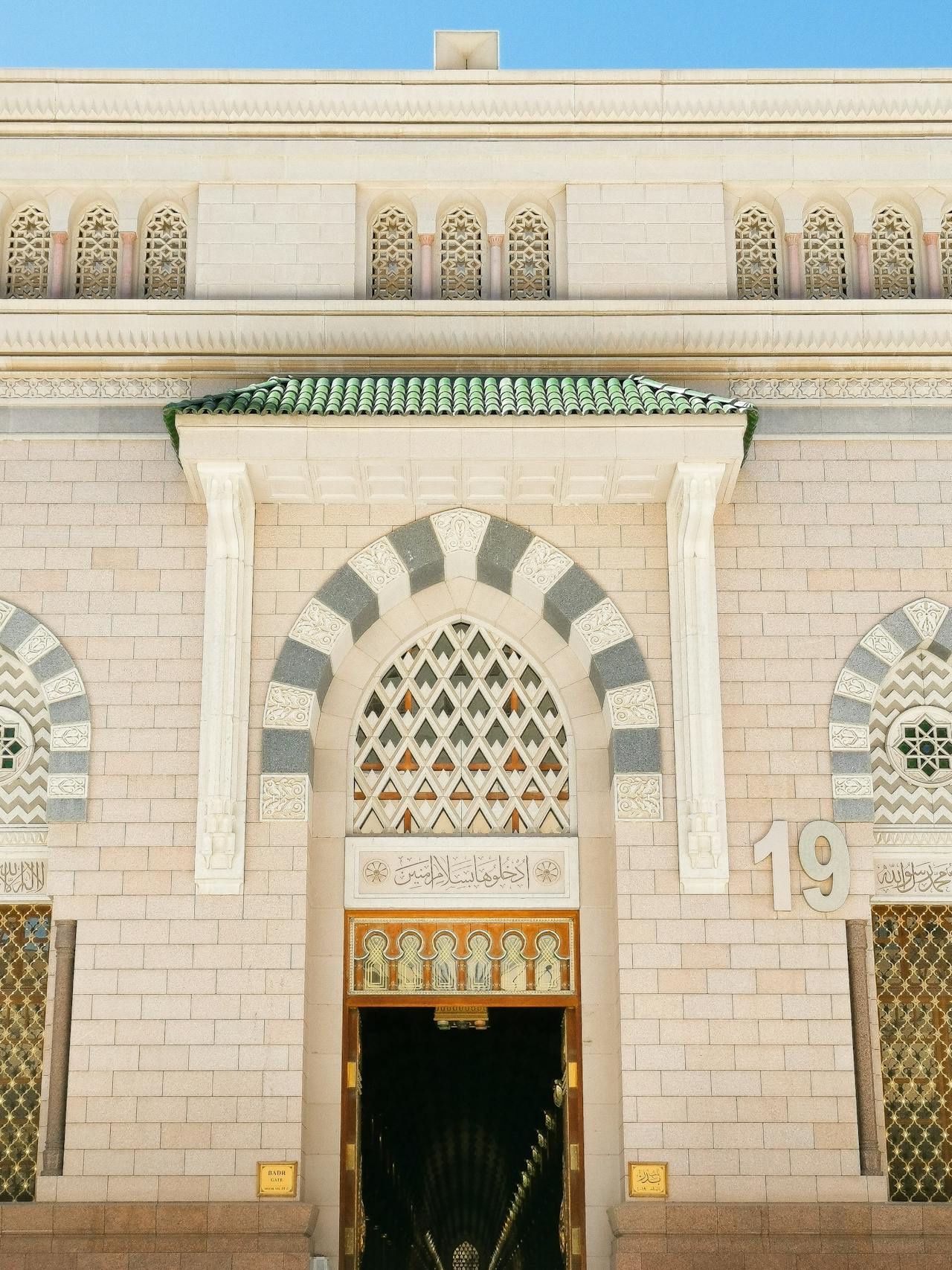 Ribuan Jamaah Gotong Royong Bantu Pembangunan Masjid Al-Ikhlas di Desa Harapan